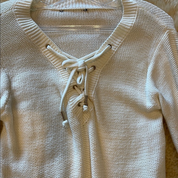 AUTHENTIC BEBE pre-owned LOGO LONG Sleeve white SWEATER TOP SIZE M - Picture 2 of 9